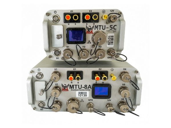 Ultra Wideband MT (UMT) System Phoenix Geophysics